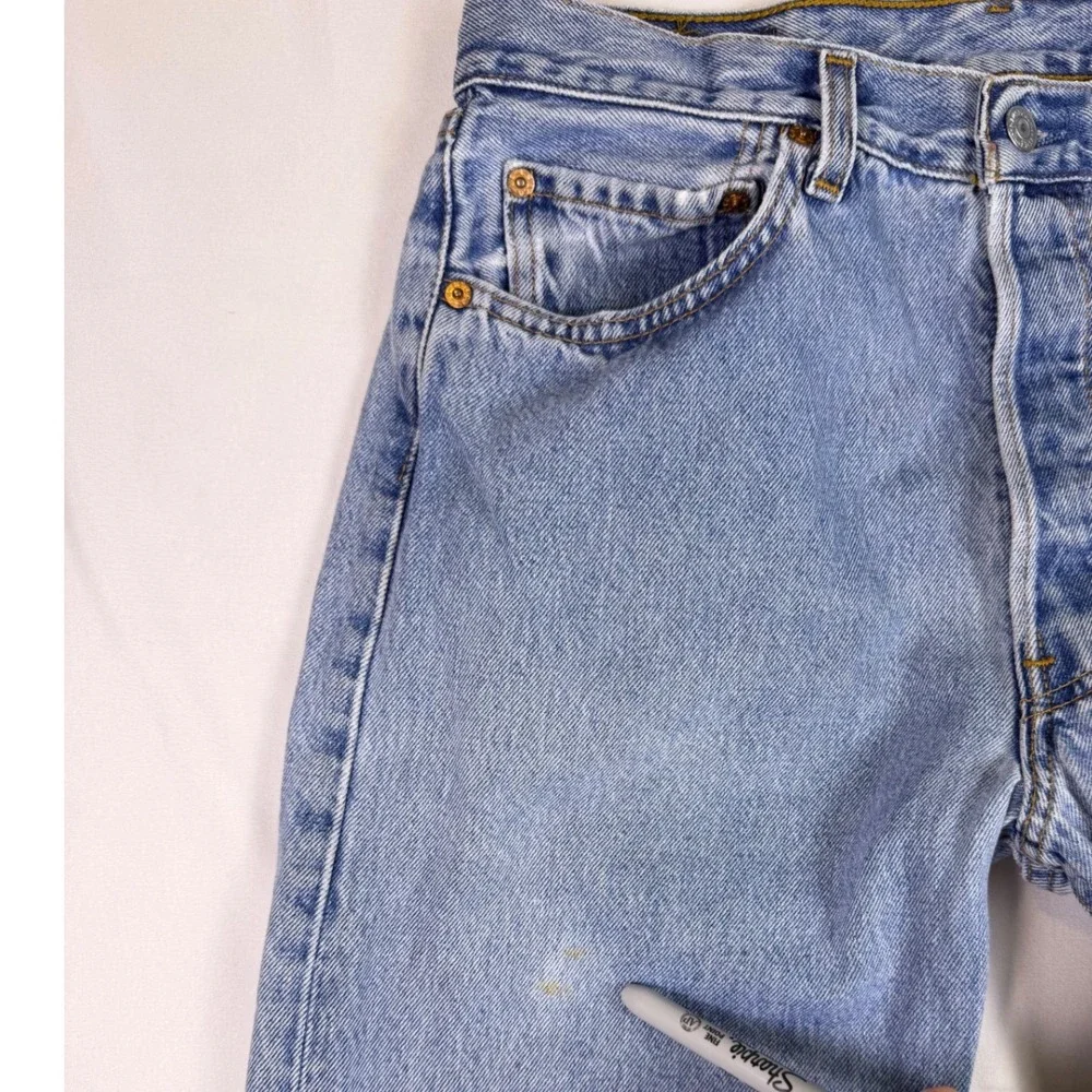 Vtg Levis 501 Jeans‎ 33x32 (Fits 31x31) Light Wash Straight Leg Button Fly USA